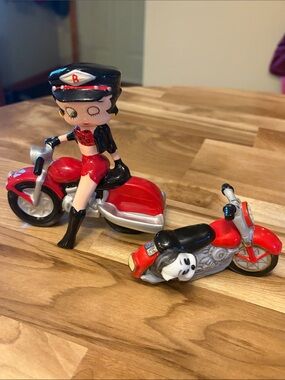 Betty Boop motorcycle salt and pepper set vintage